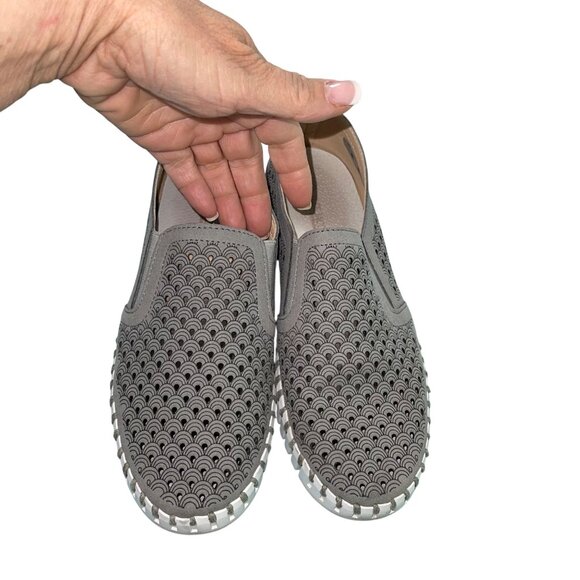 Ilse Jacobsen Womens Flat Size 39 Gray Tulip Slip On Low Top Leather Casual - Picture 2 of 9